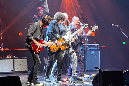 ジェフ・リンズ ELO、最後の北米ツアー「Over and Out」開幕