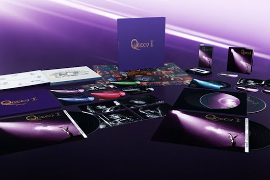 クイーン、10月発売のコレクターズ・エディション『Queen I』ボックス開封映像公開