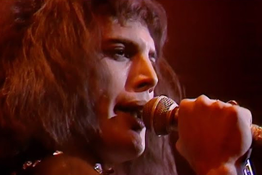 クイーン、1975年「Son and Daughter」の貴重ライヴ映像発掘