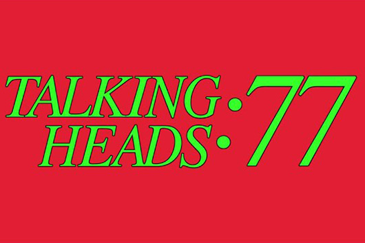 トーキング・ヘッズ、『Talking Heads '77』スーパー・デラックス盤から「Uh-Oh Love Comes to Town」の未発表ライヴ音源公開