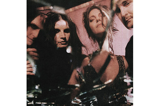 シャロン・ヴァン・エッテン約3年振りの新作はバンド名義、シャロン