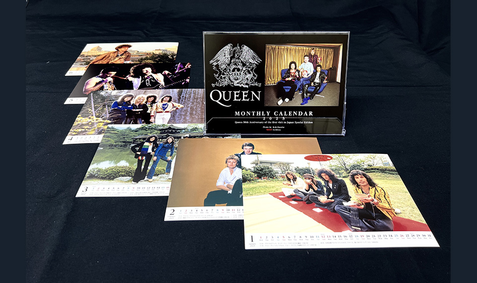 クイーン来日公演のベストショットで構成された、初の国内仕様カレンダー発売！ 各月にはメンバーの誕生日、来日エピソード、重要な記念日などを掲載