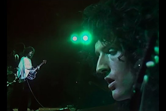 クイーン、1974年レインボー・シアター公演から「Liar」のパフォーマンス映像公開