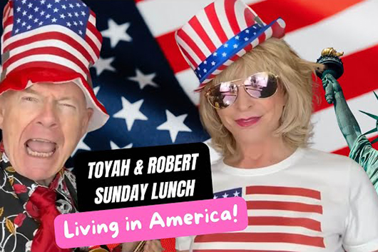 ロバート・フリップ＆妻のトーヤ、ジェイムズ・ブラウンの「Living in America」をカヴァー