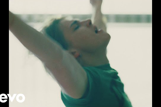 エルトン・ジョン＆ブランディ・カーライル、新曲MV公開。アルバム予約キャンペーンもスタート！