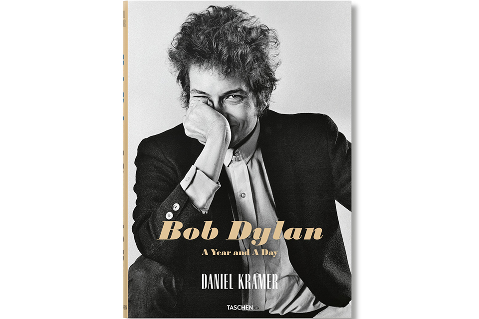 ボブ・ディランの写真集『A Year and A Day』が発売