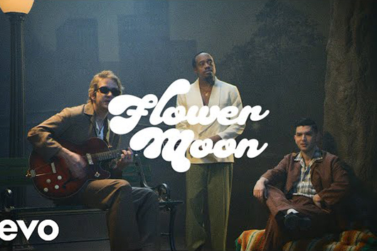 ドラン・ジョーンズ＆ジ・インディケーションズ、4作目のニュー・アルバム『フラワーズ』よりセカンド・シングル／ビデオ「Flower Moon」リリース