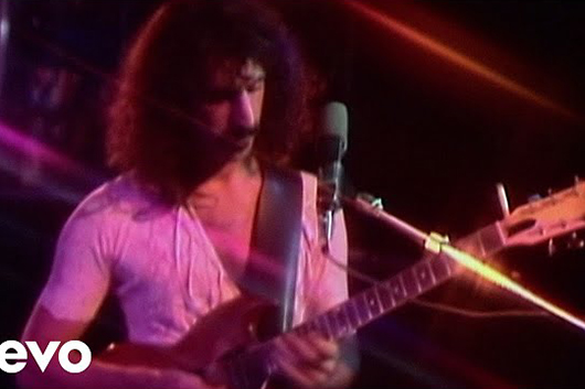 フランク・ザッパ、1974年の未公開TV特番『Cheaper Than Cheap』から「RDNZL」のパフォーマンス映像公開