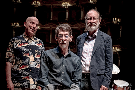 “ピアノの詩人”と賞賛されるフレッド・ハーシュ、ECMからの初のトリオ作品を6月リリース