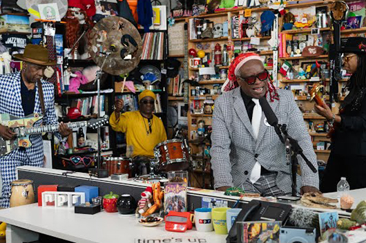 リヴィング・カラー、米ラジオ番組『Tiny Desk Concert』で5曲のパフォーマンスを披露