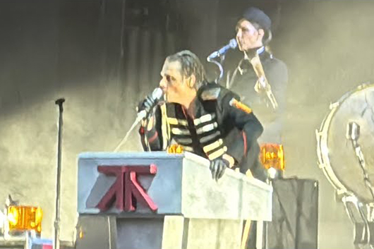 マイ・ケミカル・ロマンス、待望のスタジアム・ツアー『Long Live：The Black Parade』開幕