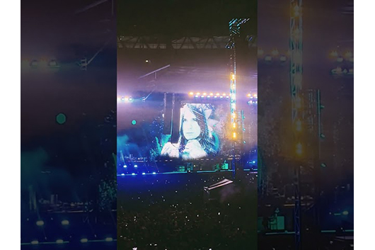 オアシス、7月25日のロンドン公演で「Rock 'n' Roll Star」をオジーに