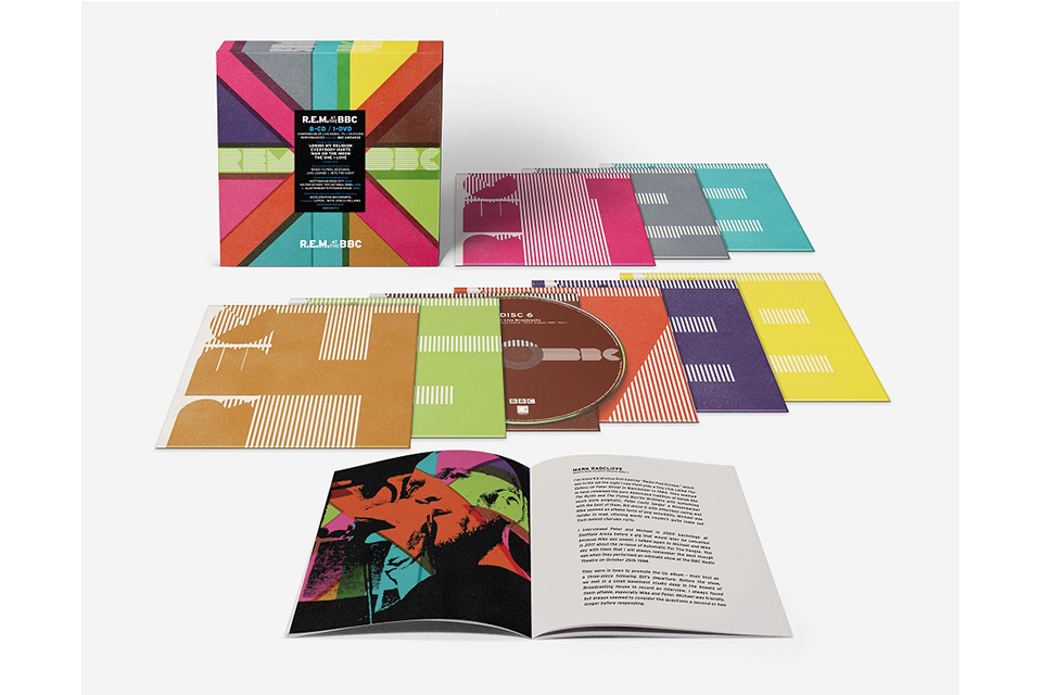 R.E.M.のBBCコレクション『R.E.M. at BBC』がリリース決定。8CD+1DVDの豪華ボックスのティザー映像も公開