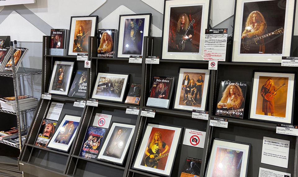 タワーレコード梅田NU茶屋町店にてジョン・サイクス追悼特設コーナー