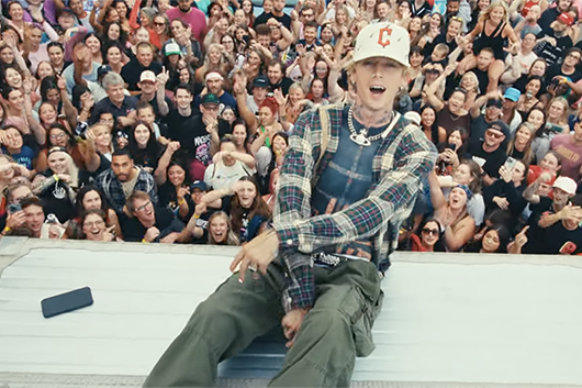 mgk、最新作『lost americana』が自身3作目となる全米ロック＆オルタナティヴ・チャート1位を獲得！
