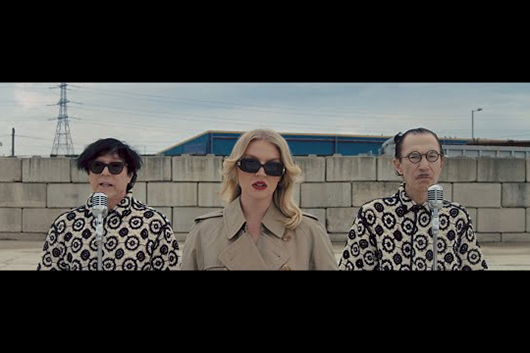 スパークス、新曲「Porcupine」のMV公開。3CDボックス『1975-1976』も10月発売
