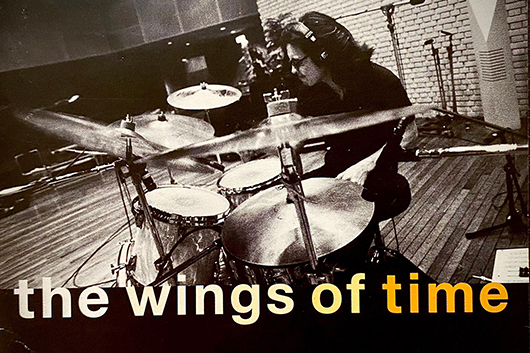 ドラマー沼澤尚が1999年にリリースした、豪華ゲスト多数参加の初リーダー作『the wings of time』デジタル配信開始！
