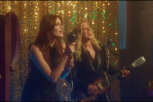 サラ・マクラクラン、本日発売の最新アルバムから「Reminds Me」のMV公開
