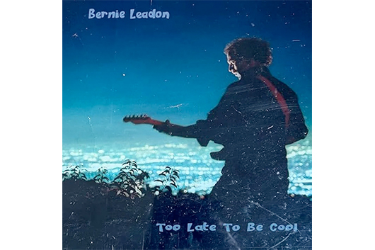 イーグルスの創設メンバー、バーニー・リードンの新作『Too Late To Be Cool』10月発売