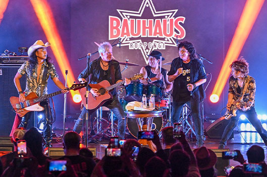エリック・マーティン、タイ・バンコクにて日本のBAUHAUSバンドと共演