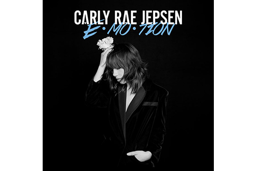 カーリー・レイ・ジェプセン、大ヒット作10周年記念版『Emotion(10th Anniversary Edition)』発売。新曲リリック・ビデオも公開