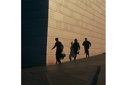 オールモスト・マンデー、まるでスパイ映画のようなMVで新曲「lost」リリース!