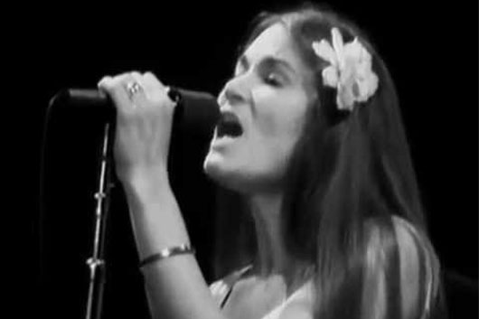 グレイトフル・デッド唯一の女性ヴォーカリスト、ドナ・ジーン・ゴドショウが78歳で死去