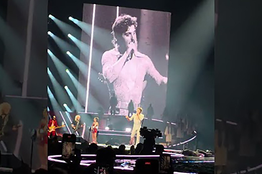 クイーンのブライアン・メイ、ベンソン・ブーンと再び共演