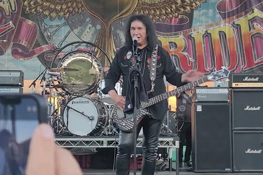 KISSのジーン・シモンズ、トミー・セイヤー、エリック・シンガーが