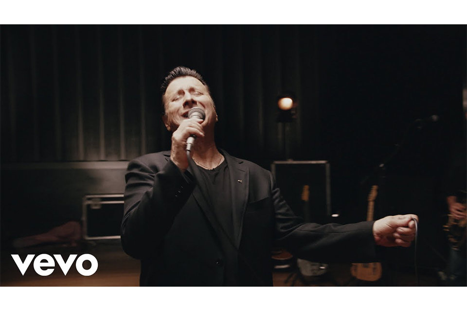 スティーヴ・ペリーが新曲「We’re Still Here」のミュージック・ビデオをリリース