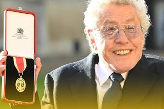 ザ・フーのロジャー・ダルトリー、英ウィンザー城にてナイトの称号を授かる