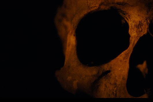 クイーンズ・オブ・ザ・ストーン・エイジ、映像作品『Alive In The Catacombs』をYouTubeで公開