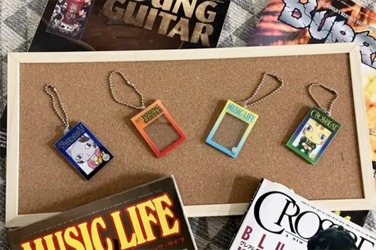 音楽雑誌型 アクリル・キーチャーム