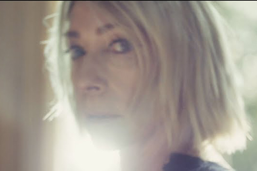 キム・ゴードン、ニュー・アルバム『Play Me』をリリース