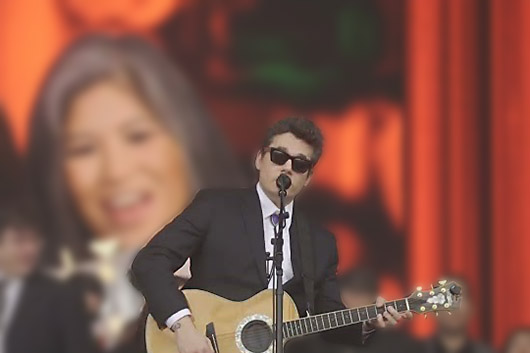 ボブ・ウィアーの追悼式開催、バンド仲間のジョン・メイヤーが弔辞を述べ演奏を披露