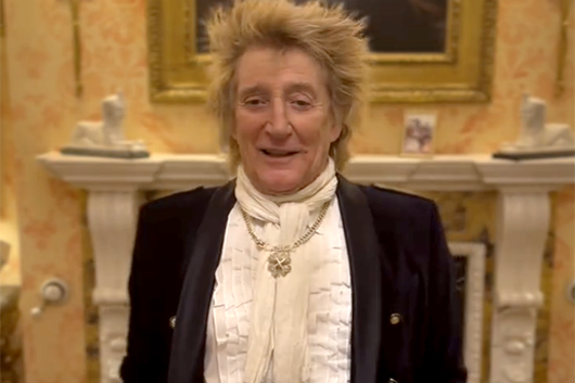 ロッド・スチュワートが米トランプ大統領の英国軍に関する発言に激怒。英首相に謝らせるようけしかけ、大統領発言撤回