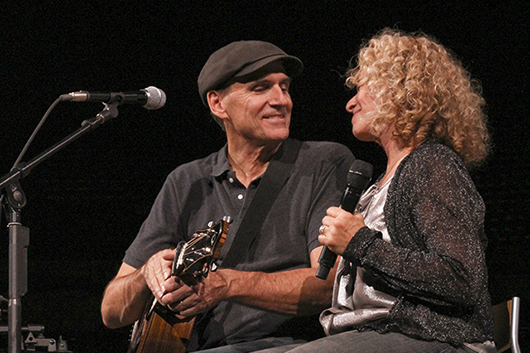 米音楽界の至宝、キャロル・キング&ジェイムス・テイラーの歴史的再共演ライヴが劇場公開!