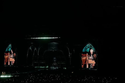 レディー・ガガ、東京公演のステージでICEを批判。母国の現状を憂い心痛を語る