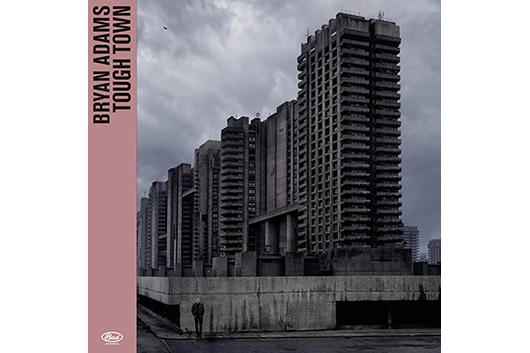 ブライアン・アダムスのオリジナル・アルバム未収録曲集『タフ・タウン