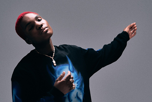 フジロック出演も決定したアーロ・パークス、4/3発売新作『アンビギュアス・デザイア』よりサード・シングル／ビデオ「Get Go」リリース