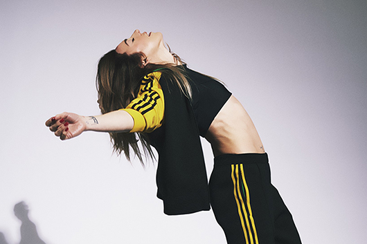 スパイス・ガールズのメラニーC、ソロ新作『Sweat』5/1リリース。1999年以来となる来日公演も決定！