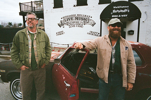 ザ・ブラック・キーズ通算14作目となるニュー・アルバム『ピーチズ）』リリースが5/1に決定、新曲も配信開始！