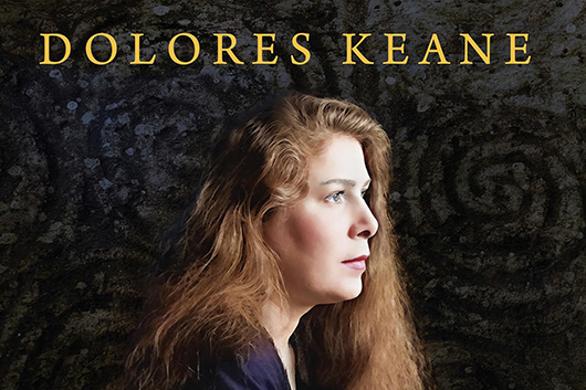 元デ・ダナンの「聖なる声」、アイリッシュ・フォーク・シンガーのドロレス・ケーン死去