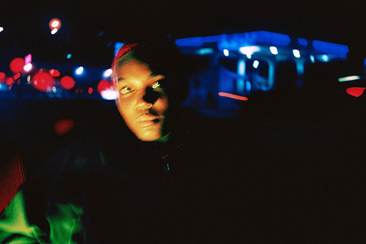 フジロックにも出演のアーロ・パークス、最新作『アンビギュアス・デザイア』より4枚目となるシングル／ビデオ「Beams」リリース