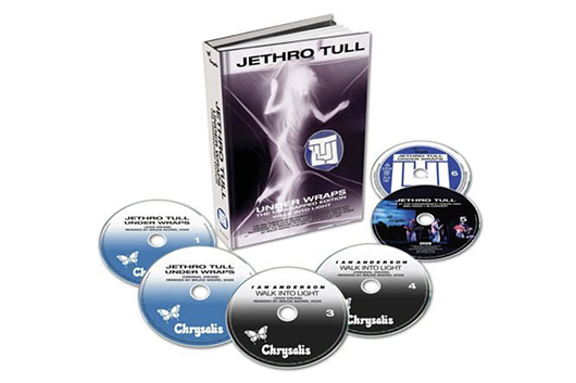 ジェスロ・タル、1984年のアルバム『Under Wraps』の5枚組CD+ブルーレイによるスーパー・デラックス・エディションを5月にリリース