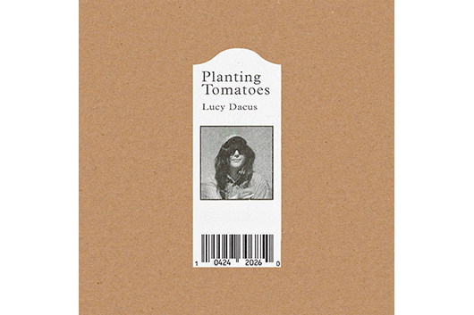 ルーシー・デイカス、最新シングル「Planting Tomatoes」リリース。東京で撮影した日本語ver.のリリック・ビデオもサプライズ公開！