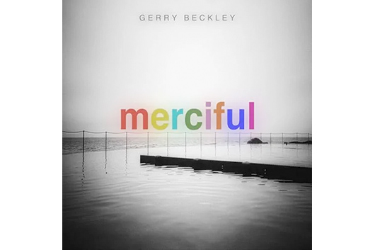 アメリカのジェリー・ベックリー、8月に新作ソロ『Merciful』リリース。収録の「When The Wells Run Dry」先行公開