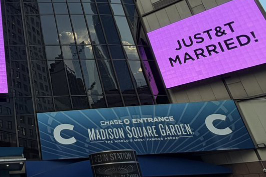 テイラー・スウィフトとトラヴィス・ケルシーが結婚。披露宴ではポール・マッカートニーがソロとして初の「抱きしめたい」の披露も