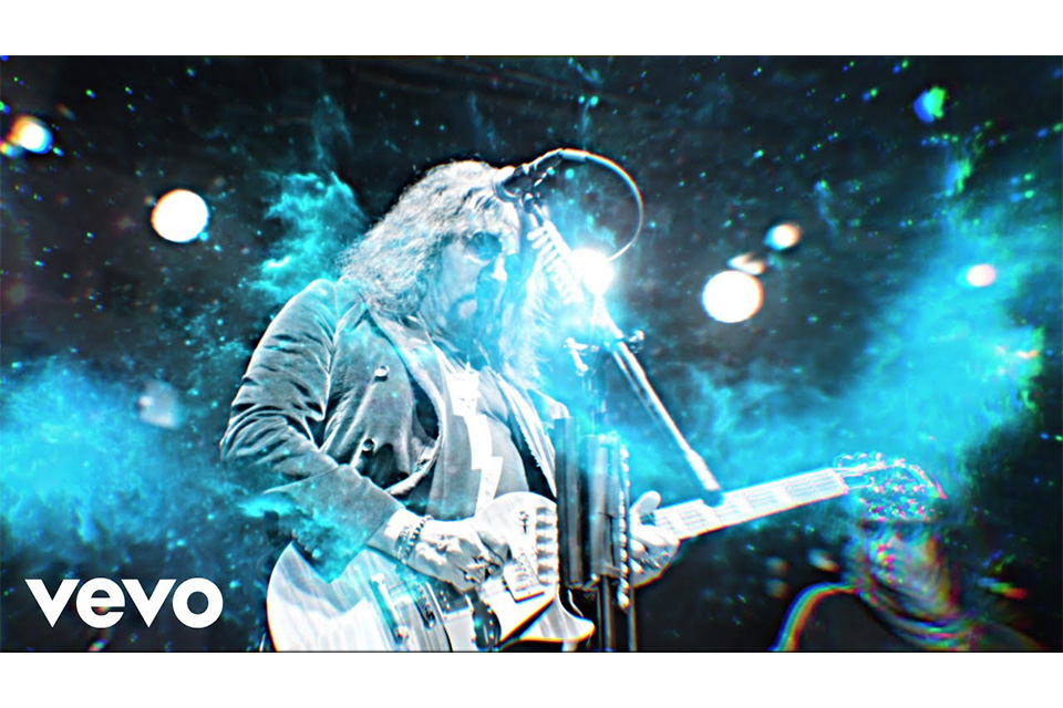 エース・フレーリーが「Rockin’ With The Boys」のミュージック・ビデオをリリース