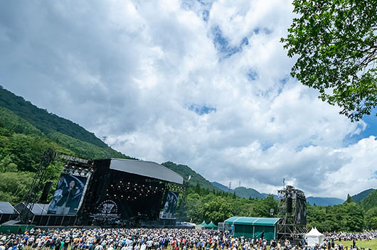 連載【7/24-26「FUJI ROCK 2026」をとことん楽しみつくす】⑦ 7/26 - DAY3詳細レポート：参加者の内省をも促すような、深い音楽体験